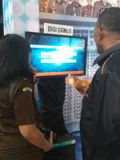 LCD Touchscreen 32Inch